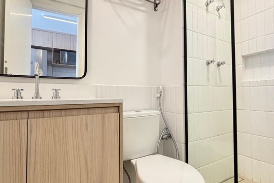 Banheiro de kitnet/studio à venda com 1 quarto, 27m² em Itaim Bibi, São Paulo