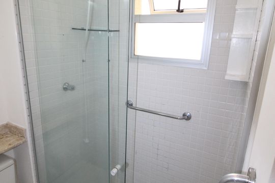 Banheiro de apartamento para alugar com 2 quartos, 65m² em Conjunto Residencial Trinta E Um de Marco, São José dos Campos