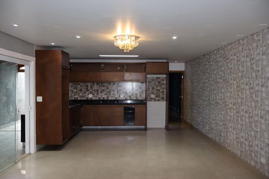 Sala e Cozinha integrada  de casa à venda com 3 quartos, 110m² em Jardim Nazaret, Guarulhos