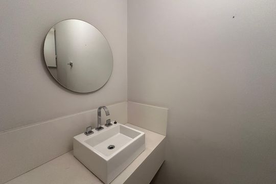 Lavabo de casa de condomínio à venda com 4 quartos, 565m² em Jardim Paulista, Barueri