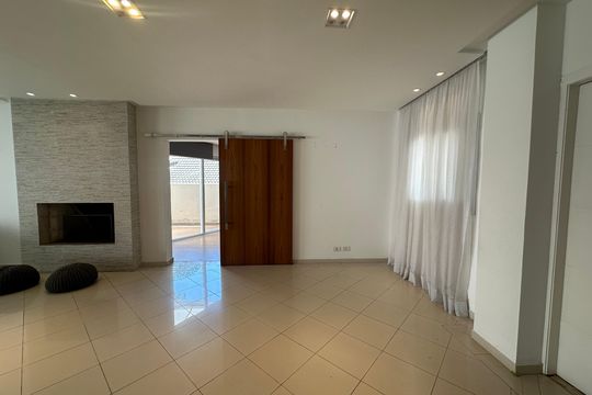 Sala de casa de condomínio à venda com 4 quartos, 565m² em Jardim Paulista, Barueri
