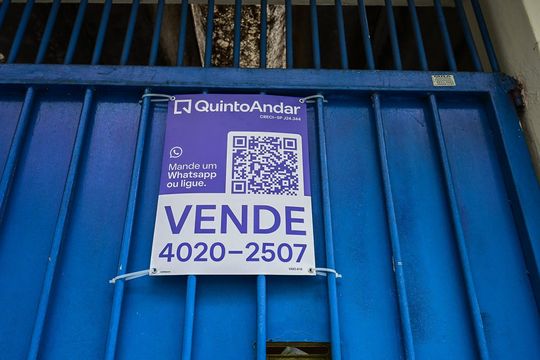 Fachada de casa à venda com 2 quartos, 90m² em Vila Progredior, São Paulo