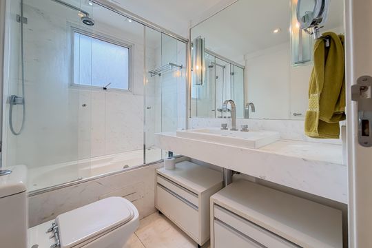 Banheiro da Suíte Master de apartamento à venda com 3 quartos, 147m² em Jardim Vila Mariana, São Paulo