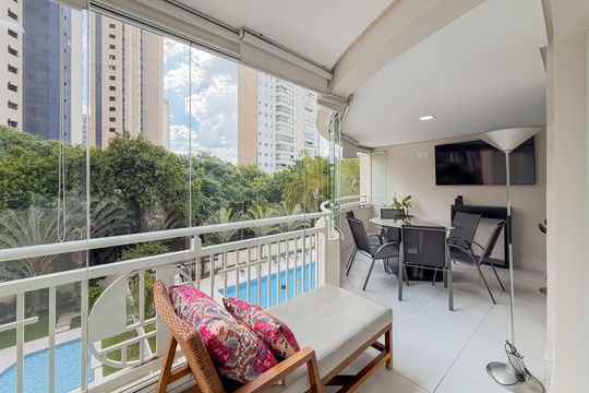 Varanda Gourmet de apartamento à venda com 3 quartos, 147m² em Jardim Vila Mariana, São Paulo