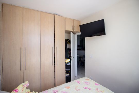 Quarto 1 de apartamento à venda com 2 quartos, 50m² em Kennedy, Contagem