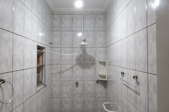 Banheiro de casa à venda com 1 quarto, 60m² em Vila Antonieta, São Paulo