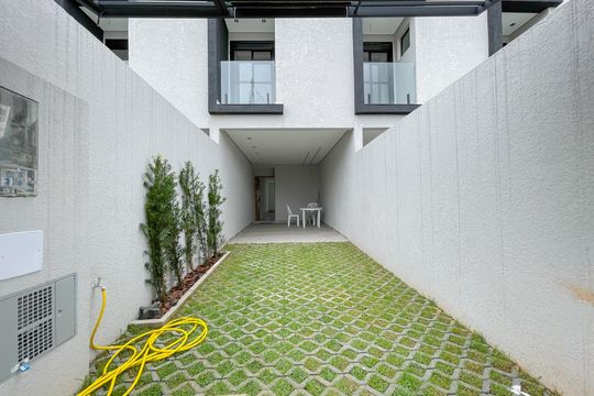 Garagem de casa à venda com 3 quartos, 115m² em Bela Vista, Osasco