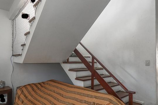 Escada de casa à venda com 4 quartos, 360m² em Petrópolis, Porto Alegre
