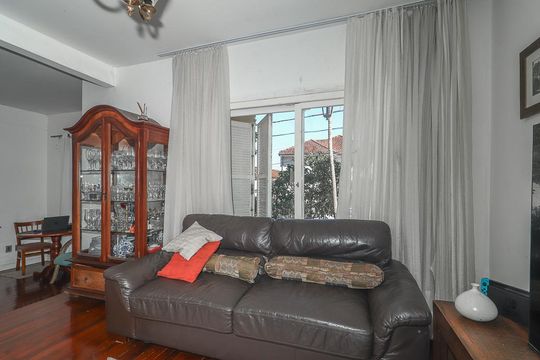 Sala de casa à venda com 4 quartos, 360m² em Petrópolis, Porto Alegre