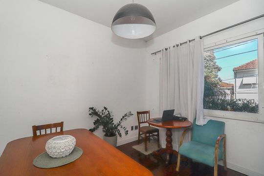 Casa à venda com 4 quartos, 360m² em Petrópolis, Porto Alegre