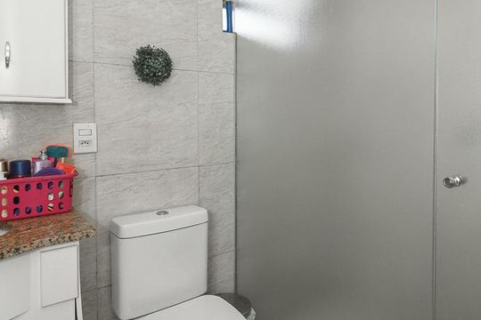 Banheiro 2 de casa à venda com 4 quartos, 360m² em Petrópolis, Porto Alegre