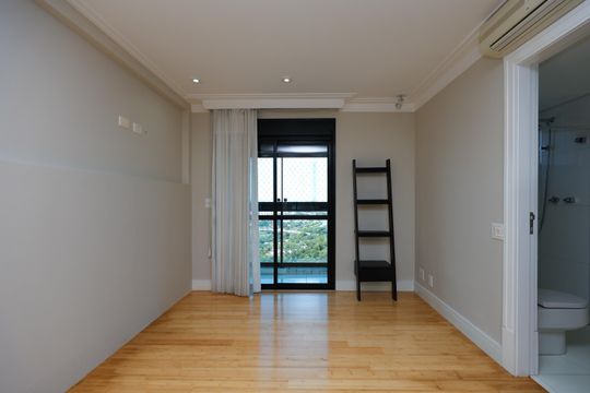 Apartamento para alugar com 3 quartos, 243m² em Panamby, São Paulo