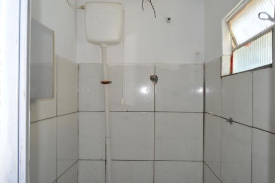 Banheiro de casa para alugar com 1 quarto, 50m² em Vila Osasco, Osasco