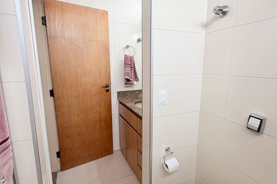 Banheiro da Suíte de apartamento à venda com 3 quartos, 107m² em Vila Arens, Jundiaí