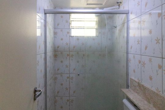 Banheiro de apartamento para alugar com 2 quartos, 44m² em Vila Bremen, Guarulhos