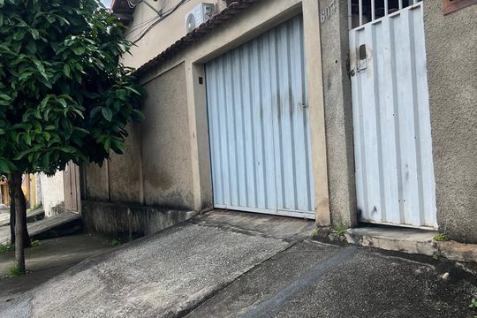 Fachada de casa à venda com 3 quartos, 149m² em Riacho das Pedras, Contagem