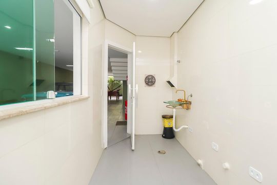 Quarto de Serviço de casa à venda com 4 quartos, 260m² em Jardim Itapemirim, São Paulo