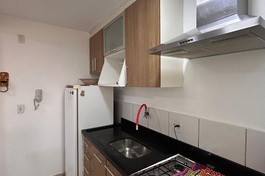 Cozinha americana de apartamento à venda com 2 quartos, 48m² em Jardim Paris, São Paulo