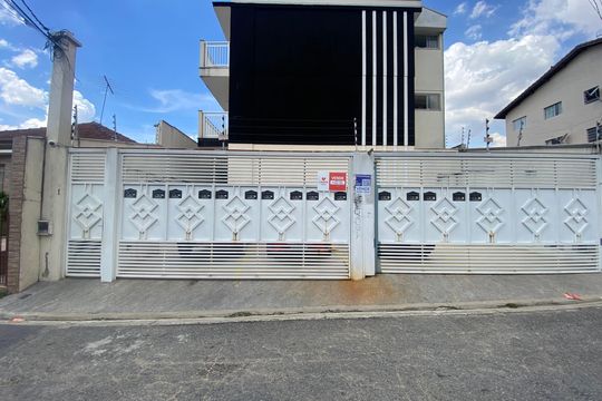 Fachada de casa de condomínio à venda com 2 quartos, 50m² em Anil, São Paulo