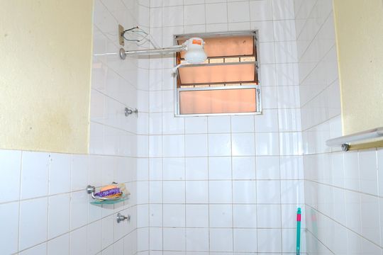 Banheiro de apartamento à venda com 2 quartos, 49m² em Goiânia, Belo Horizonte