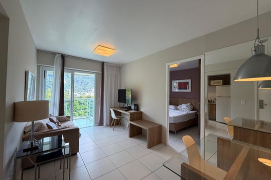 Sala de apartamento para alugar com 2 quartos, 75m² em Camorim, Rio de Janeiro