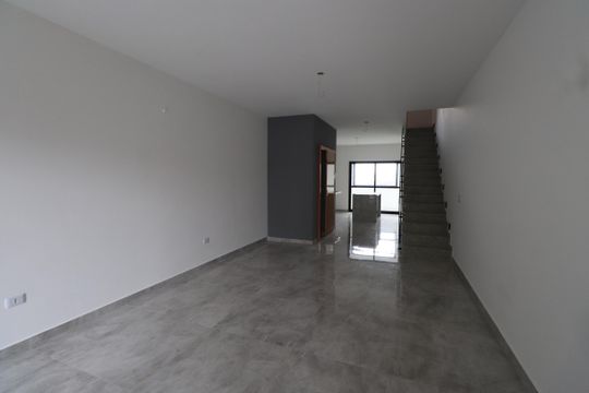 Sala de casa para alugar com 3 quartos, 200m² em Vila Santa Isabel, São Paulo
