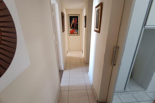 Corredor de apartamento para alugar com 3 quartos, 135m² em Barra, Salvador