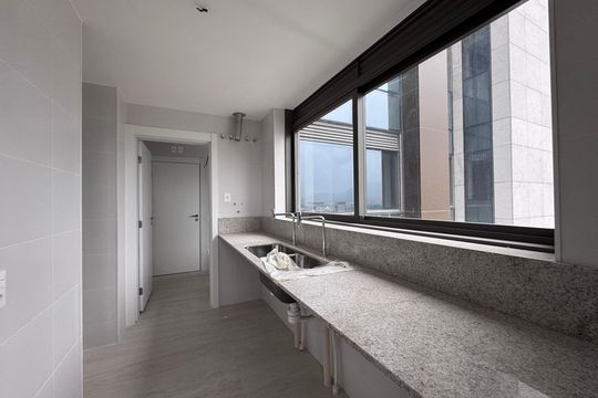 Área de Serviço de apartamento para alugar com 4 quartos, 194m² em Barra da Tijuca, Rio de Janeiro