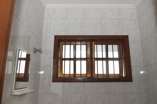 Casa para alugar com 5 quartos, 2421m² em Chácaras Ana Lúcia, Embu das Artes