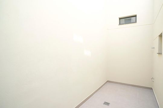 Garagem e quintal de casa à venda com 3 quartos, 185m² em Olímpico, São Caetano do Sul