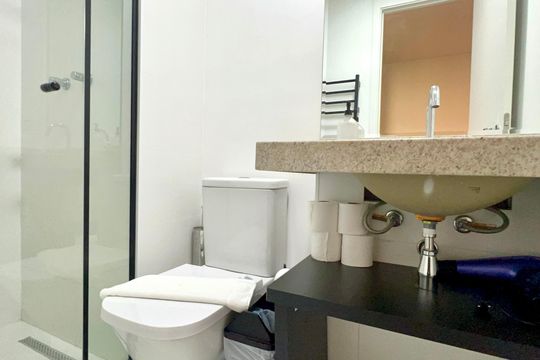 Banheiro de kitnet/studio à venda com 1 quarto, 30m² em Perdizes, São Paulo