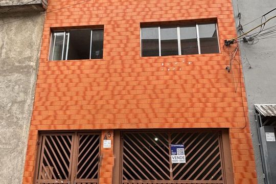 Fachada  de casa à venda com 2 quartos, 150m² em Jardim Calux, São Bernardo do Campo