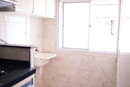 Cozinha de apartamento para alugar com 2 quartos, 48m² em Jardim Santa Terezinha (nova Veneza), Campinas