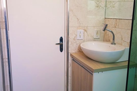 Banheiro de apartamento para alugar com 2 quartos, 48m² em Jardim Santa Terezinha (nova Veneza), Campinas