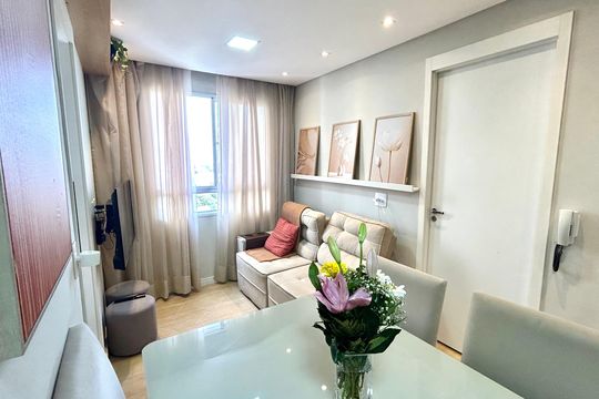 Sala de apartamento à venda com 2 quartos, 40m² em Vila das Bandeiras, Guarulhos