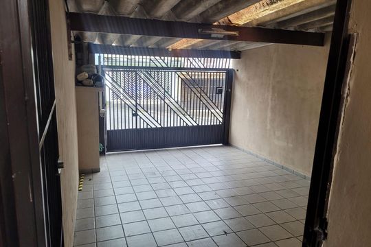 Garagem de casa à venda com 2 quartos, 225m² em Jardim Guarará, Santo André
