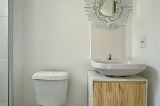 Banheiro de apartamento à venda com 1 quarto, 24m² em Jardim Paulista, São Paulo