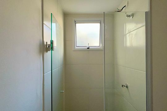 Banheiro de apartamento à venda com 1 quarto, 24m² em Jardim Paulista, São Paulo