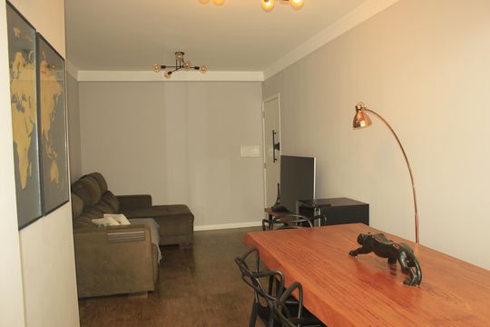 Sala com varanda Gourmet  de apartamento à venda com 2 quartos, 59m² em Picanço, Guarulhos