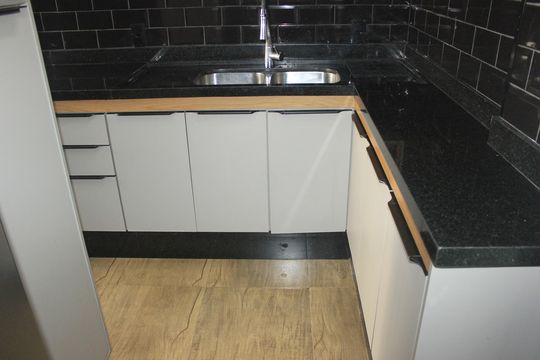 Cozinha com lavanderia de apartamento à venda com 2 quartos, 59m² em Picanço, Guarulhos