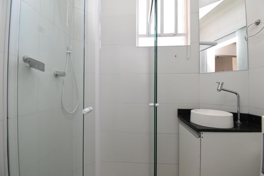 Banheiro do Studio de kitnet/studio para alugar com 1 quarto, 25m² em Centro, Curitiba