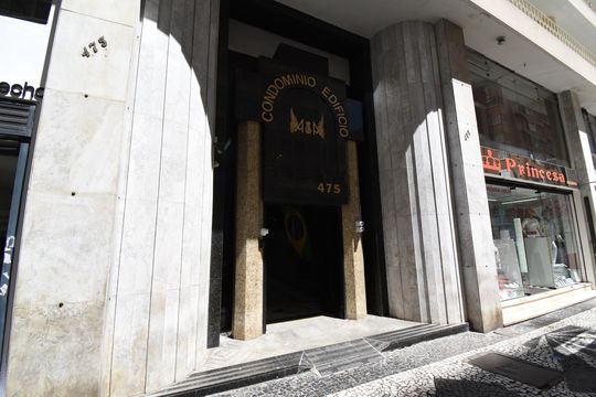 Fachada de kitnet/studio para alugar com 1 quarto, 25m² em Centro, Curitiba