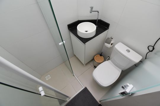 Banheiro do Studio de kitnet/studio para alugar com 1 quarto, 25m² em Centro, Curitiba