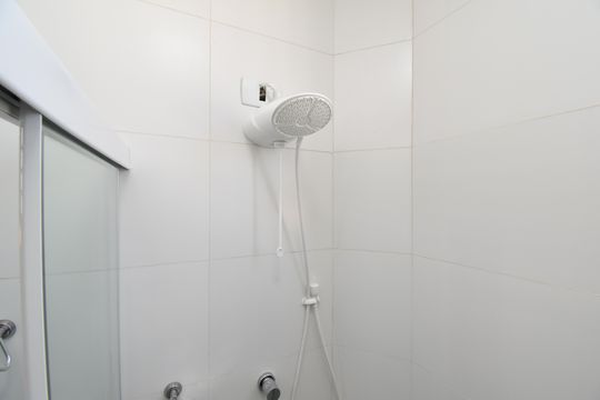 Banheiro do Studio de kitnet/studio para alugar com 1 quarto, 25m² em Centro, Curitiba