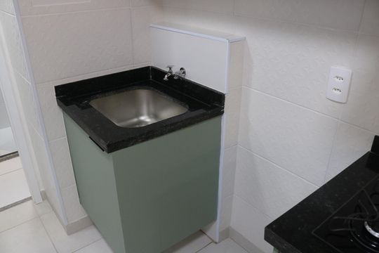 Área de serviço de apartamento para alugar com 2 quartos, 34m² em Parque Industrial Tomas Edson, São Paulo