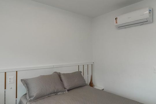Quarto Suíte de apartamento à venda com 1 quarto, 54m² em Três Figueiras, Porto Alegre