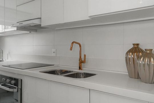 Cozinha de apartamento à venda com 1 quarto, 54m² em Três Figueiras, Porto Alegre
