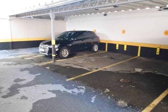 Garagem de apartamento à venda com 2 quartos, 100m² em Cambuí, Campinas