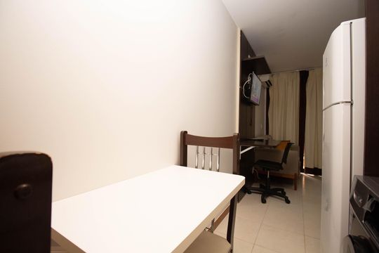 Cozinha de kitnet/studio para alugar com 1 quarto, 24m² em Trecho 1, Brasília