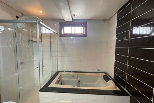 Banheiro da Suíte de casa à venda com 3 quartos, 215m² em Guarani, Novo Hamburgo